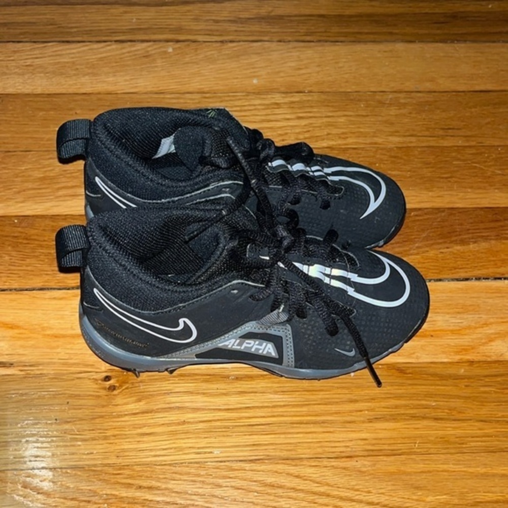 Kids 13C football cleats NIKE Alpha Fastflex great condition.